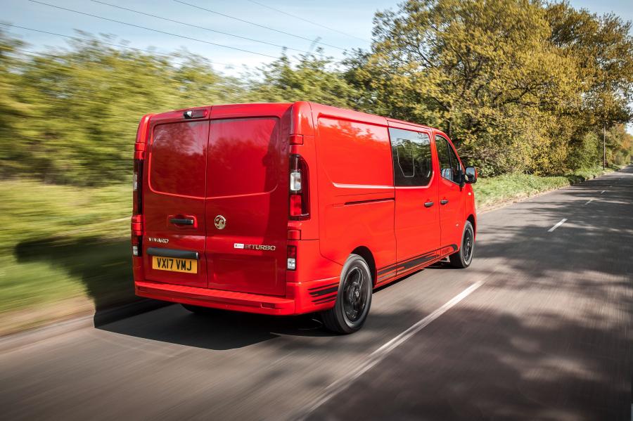  Vauxhall Vivaro Doublecab L2 BiTurbo Limited Edition 2017 года  (фото 5 из 24)